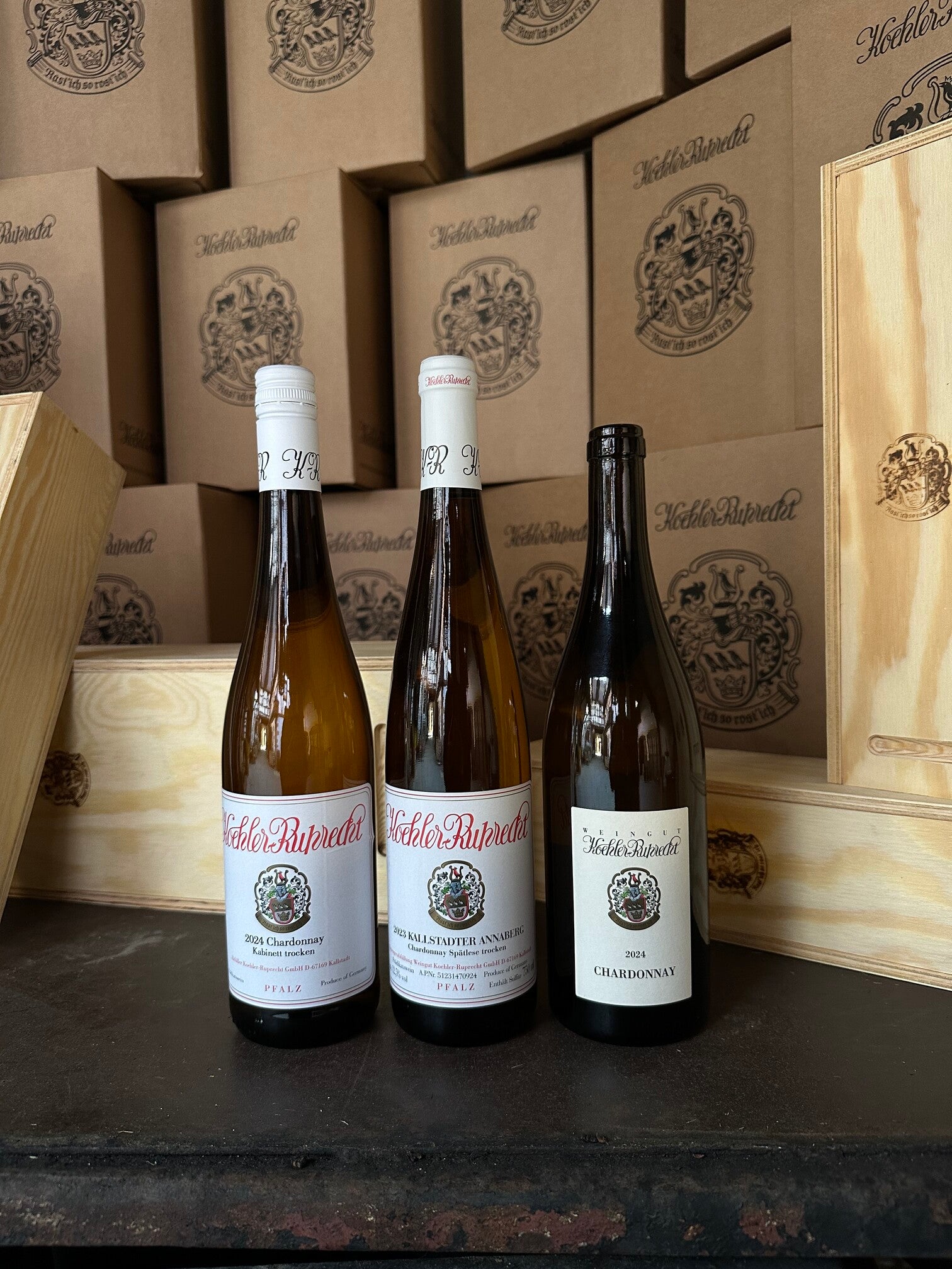 Ein Weinpaket bestehend aus 3 Flaschen Chardonnay vom Weingut Koehler-Ruprecht aus Kallstadt in der Pfalz.